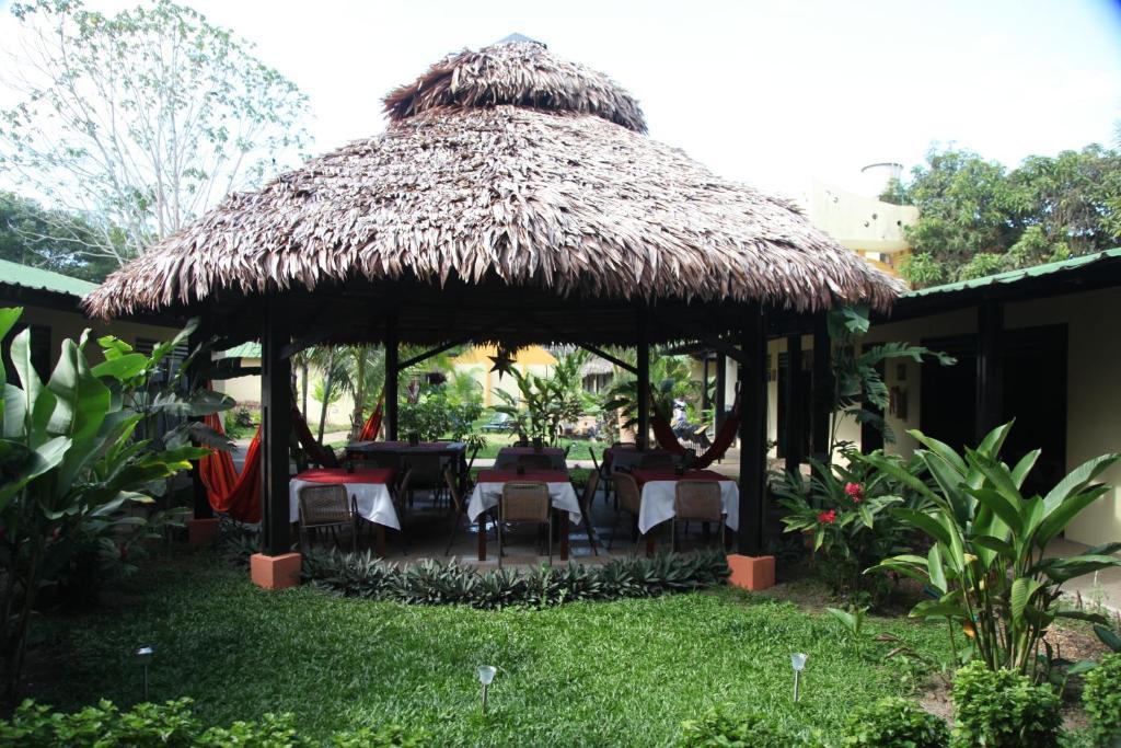 Hotel Amazon Bed And Breakfast Leticia Bagian luar foto